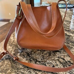 Madewell Medium Sydney crossbody/shoulder bag. Color Cognac. Like New.